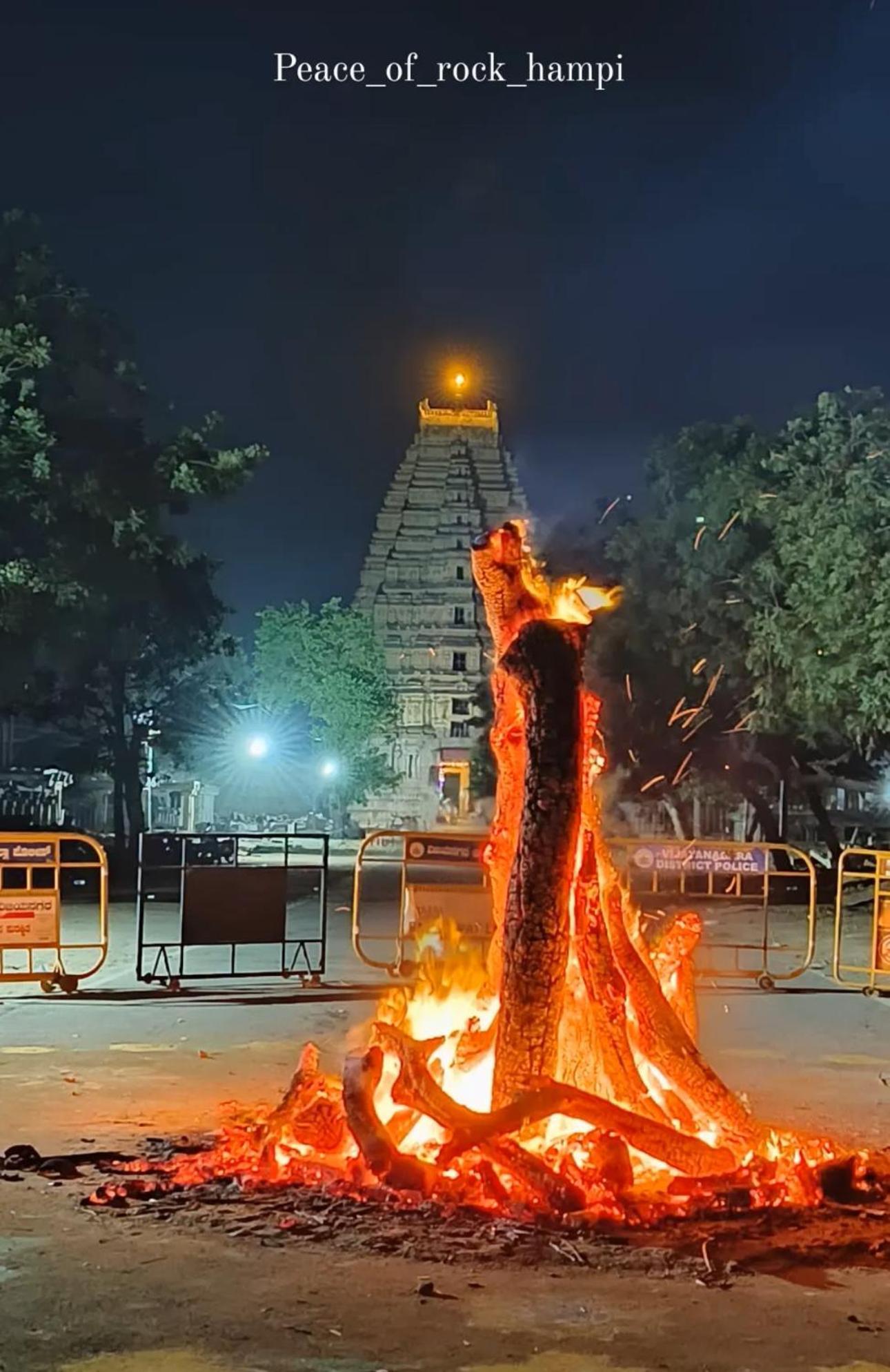 Mahesh Guest House Hampi Bagian luar foto