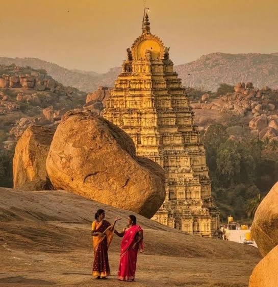 Mahesh Guest House Hampi Bagian luar foto