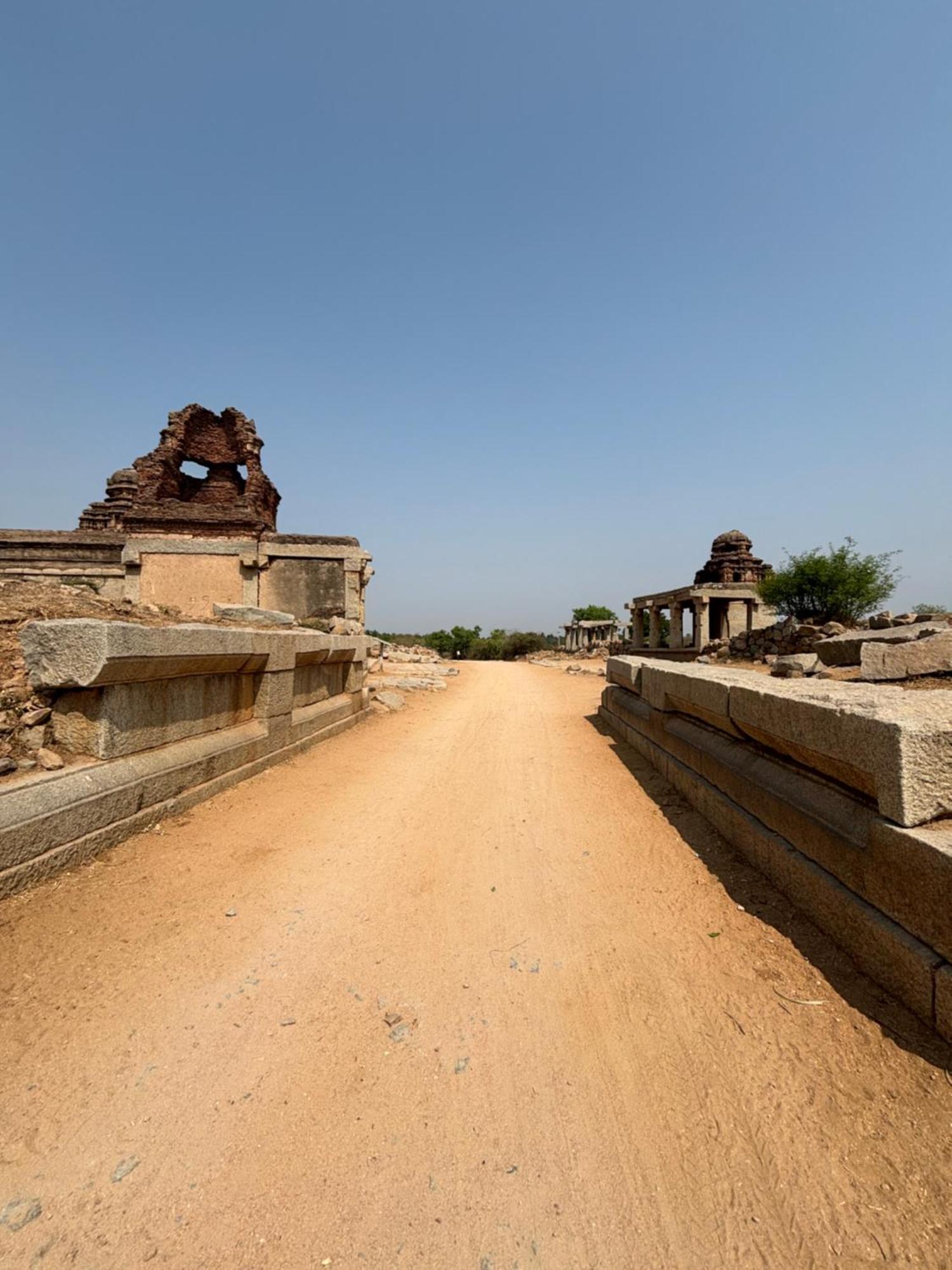 Mahesh Guest House Hampi Bagian luar foto