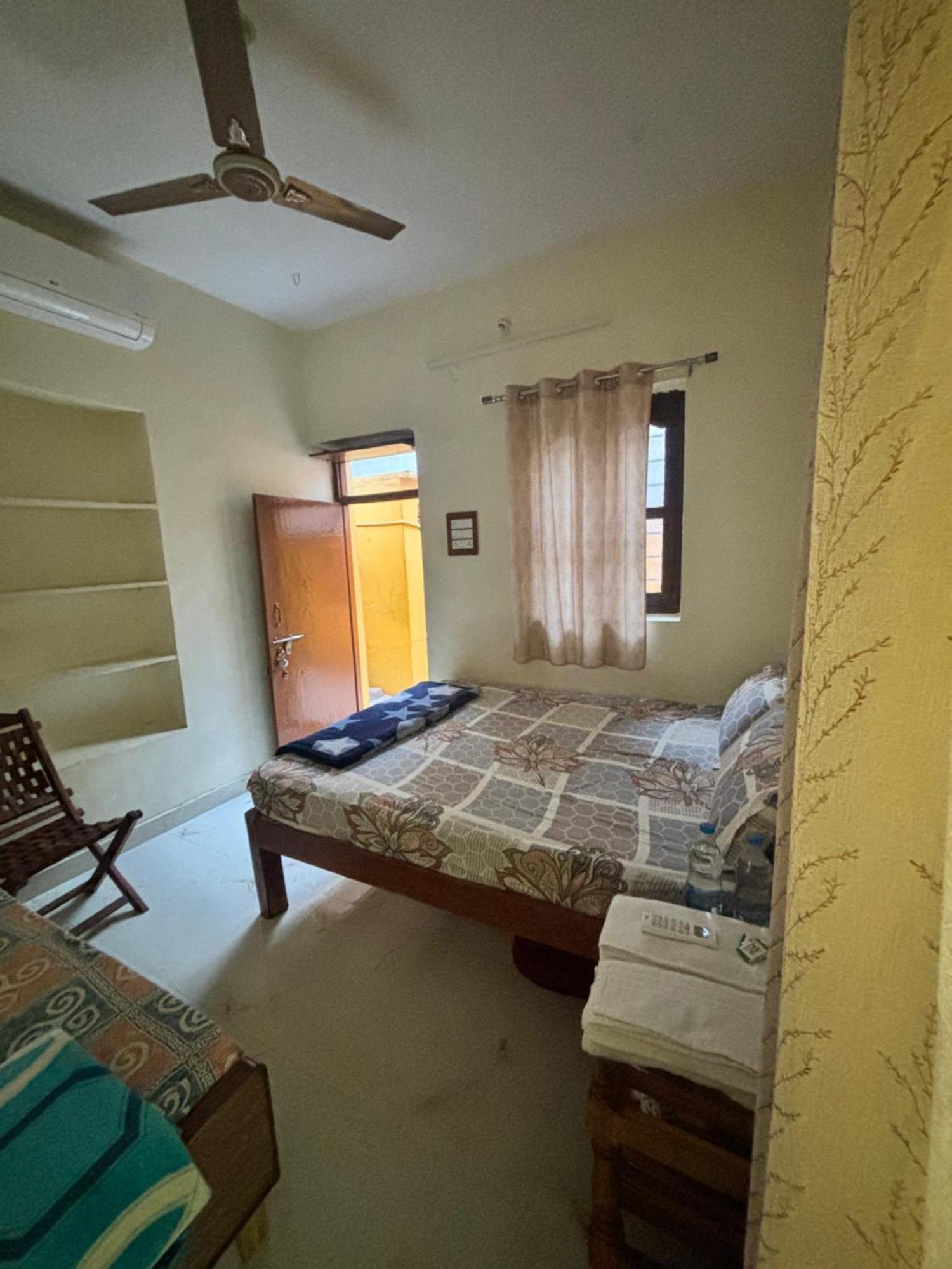 Mahesh Guest House Hampi Bagian luar foto