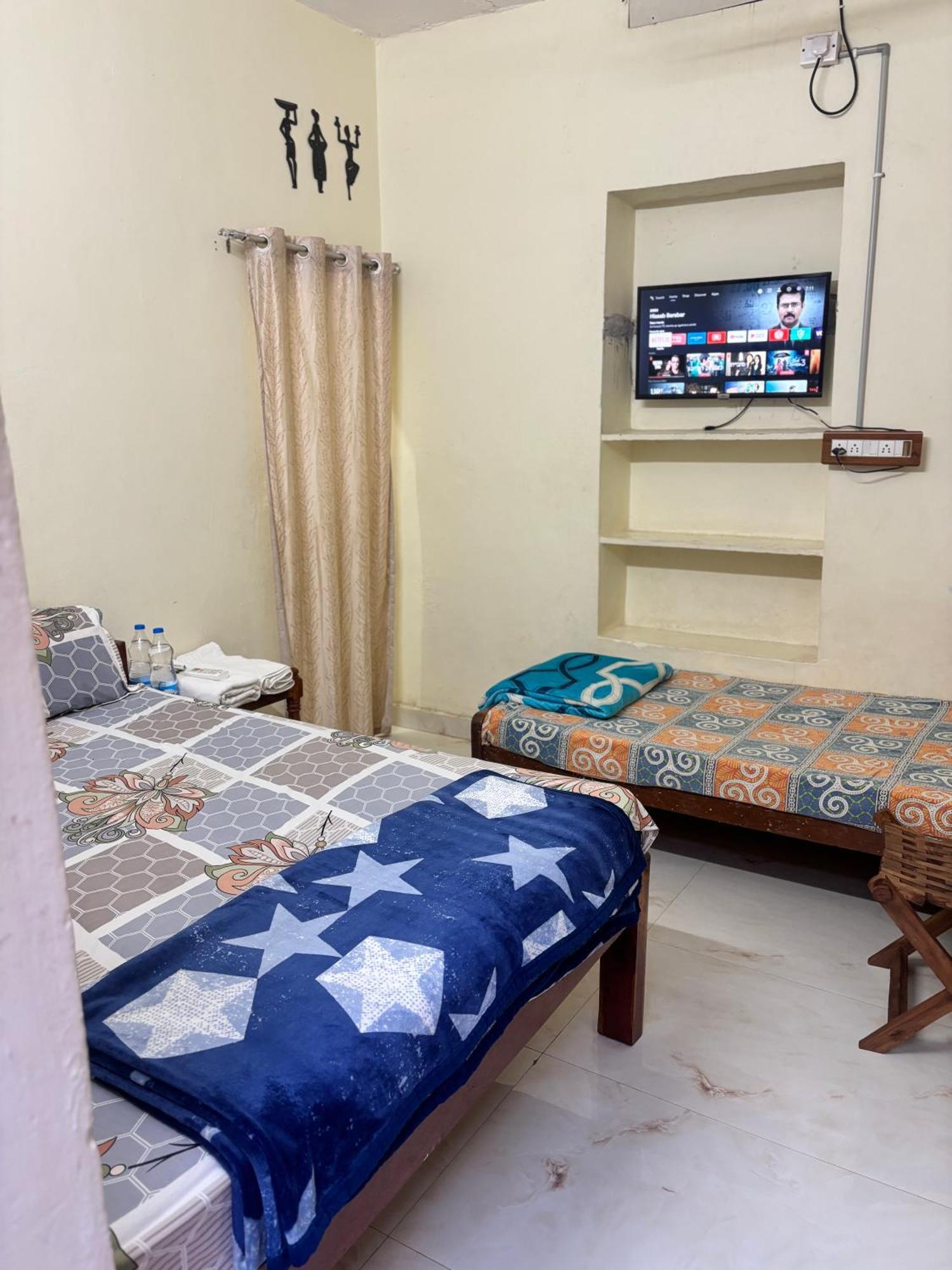 Mahesh Guest House Hampi Bagian luar foto